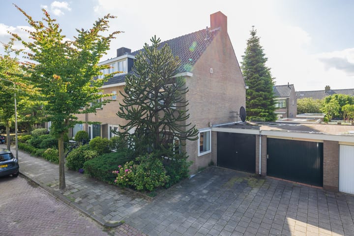 Foto 52 van van den Woudestraat 20