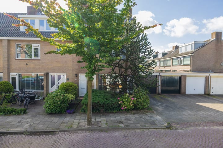 Foto 54 van van den Woudestraat 20