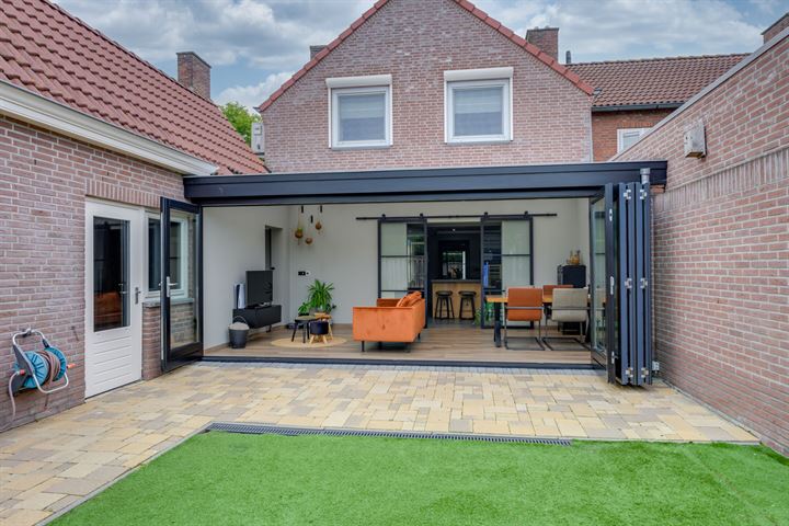 Bekijk foto 44 van Fatimastraat 10