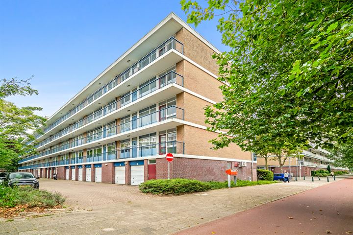 Bekijk foto 1 van Uitgeeststraat 159