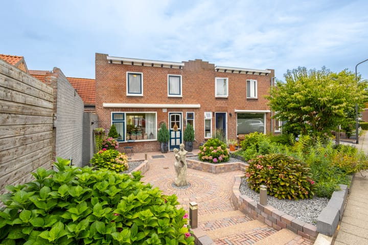 Photo 1 of Lozestoep 16