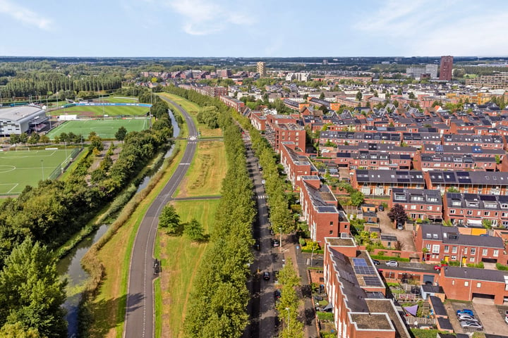 Bekijk foto 39 van Van Ravesteijnstraat 15