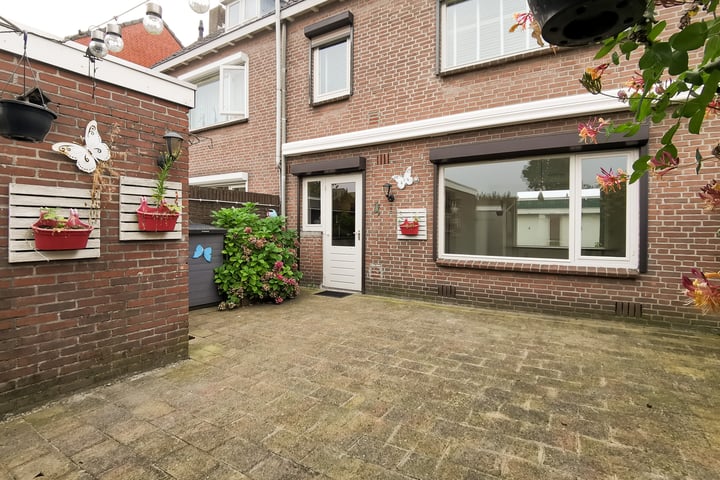 Bekijk foto 26 van Bisschop van Zoesstraat 19-A