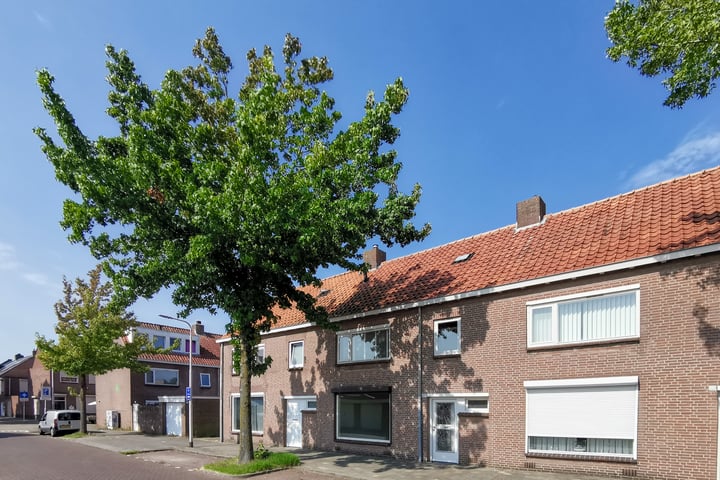 Bekijk foto 38 van Bisschop van Zoesstraat 19-A