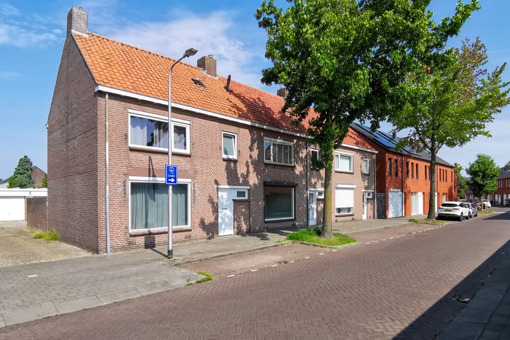 Bekijk foto 39 van Bisschop van Zoesstraat 19-A