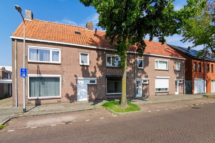 Bekijk foto 40 van Bisschop van Zoesstraat 19-A