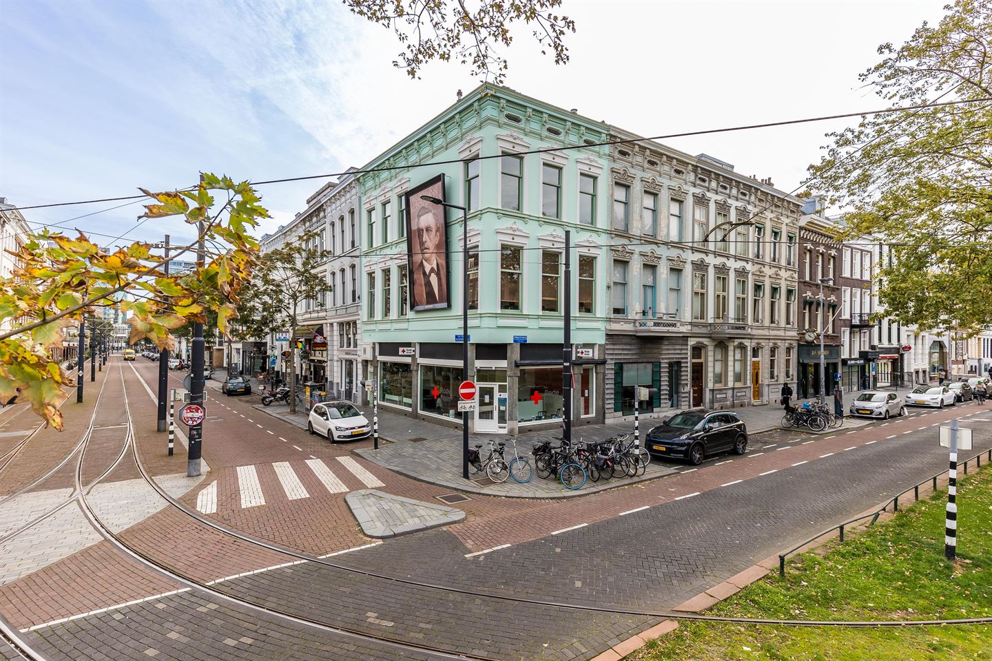 View photo 1 of Van Oldenbarneveltstraat 158