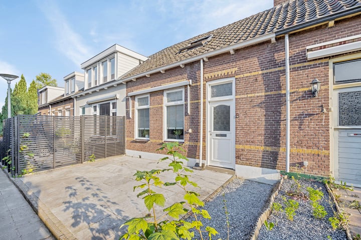 View photo 4 of Schoolstraat 8