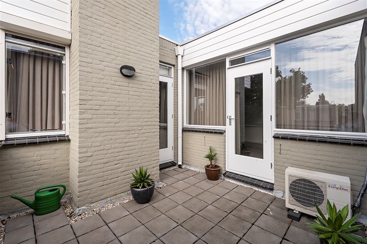 View photo 28 of Irenestraat 40