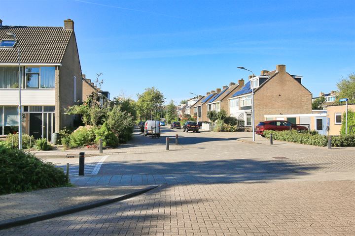 Bekijk foto 38 van Voltastraat 6