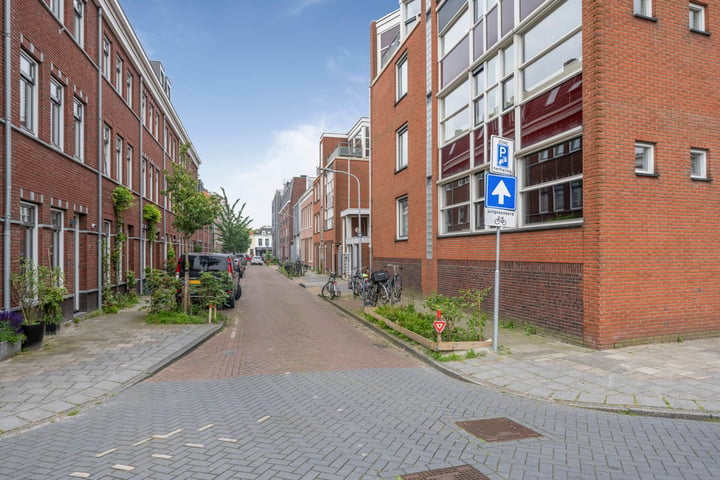 Bekijk foto 34 van Ruychaverstraat 51