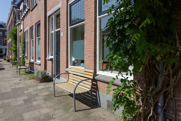 Bekijk foto 49 van Menno van Coehoornstraat 14