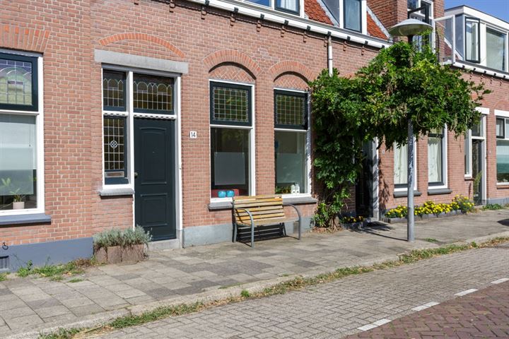 View photo 50 of Menno van Coehoornstraat 14