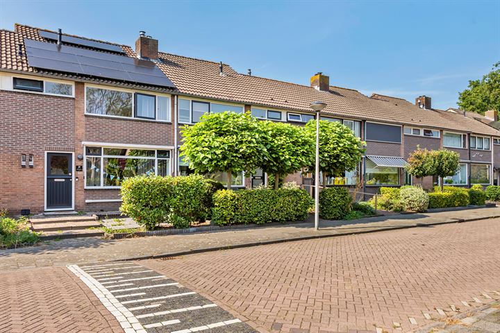 Bekijk foto 1 van Graaf Adolfstraat 30