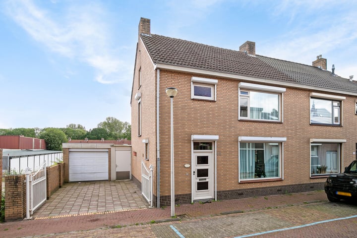 Bekijk foto 1 van Berenstraat 22