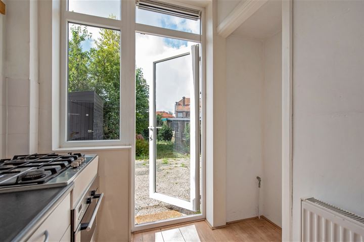 Bekijk foto 16 van Pisuissestraat 31