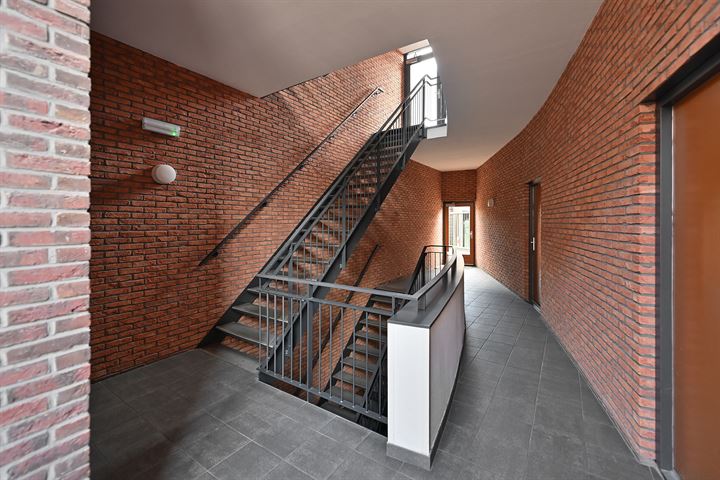 View photo 15 of Bussumerstraat 27-F