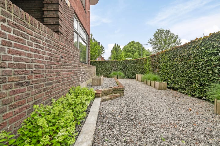 Foto 26 van Burgemeester Knappertlaan 138