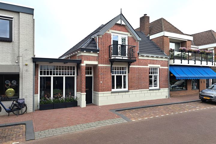 Bekijk foto 1 van Raadhuisstraat 11