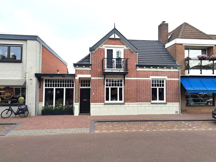 Photo 9 of Raadhuisstraat 11