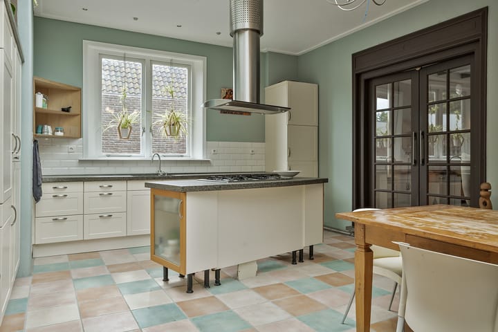 Photo 6 of JH van Aismawei 39