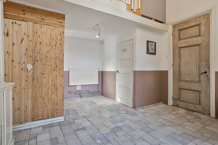 Photo 21 of JH van Aismawei 39