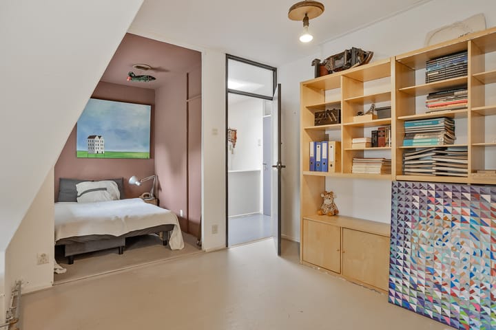 Photo 35 of JH van Aismawei 39