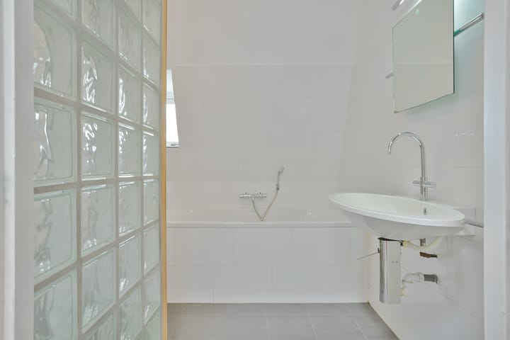 Photo 37 of JH van Aismawei 39