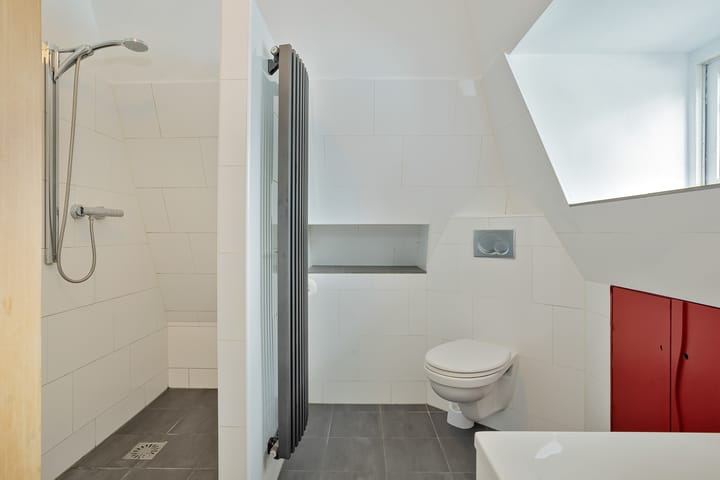 Photo 38 of JH van Aismawei 39