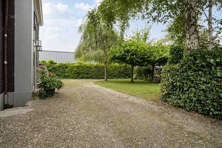 Photo 40 of JH van Aismawei 39