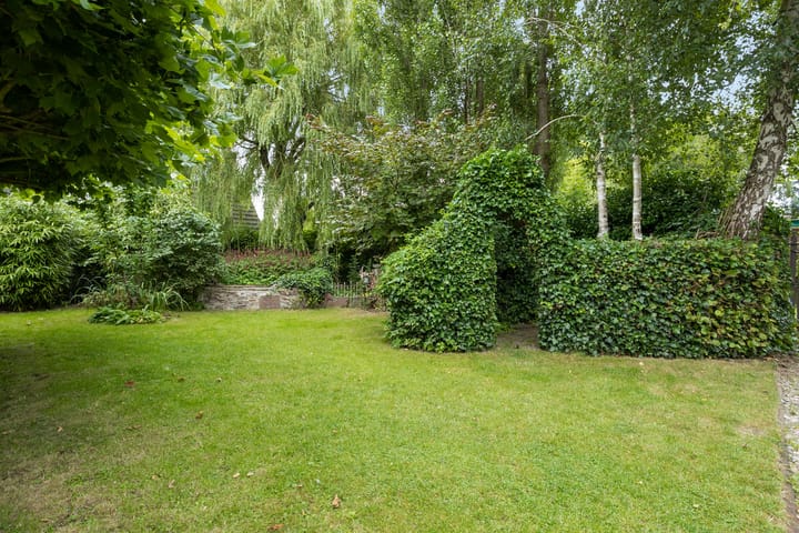 Photo 45 of JH van Aismawei 39