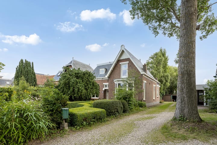 Photo 51 of JH van Aismawei 39