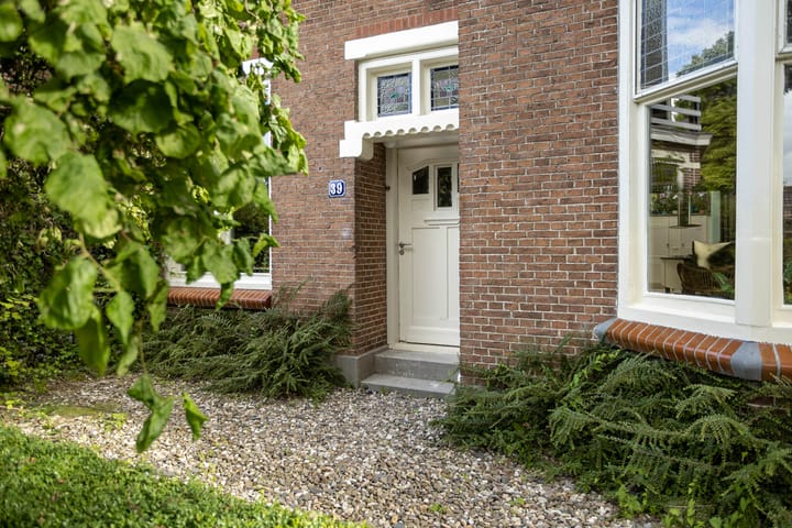 Photo 53 of JH van Aismawei 39