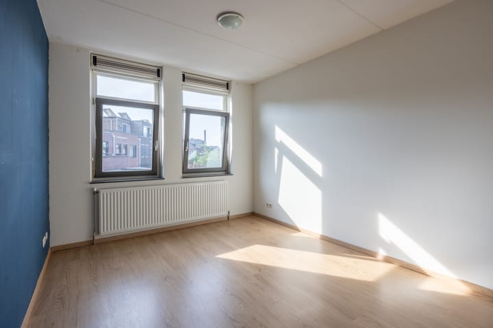 Foto 12 van Emmastraat 99