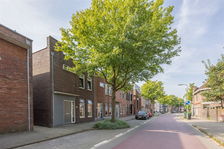 Bekijk foto 32 van Emmastraat 99