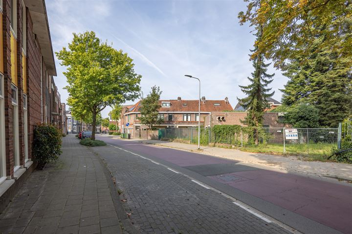 Bekijk foto 33 van Emmastraat 99