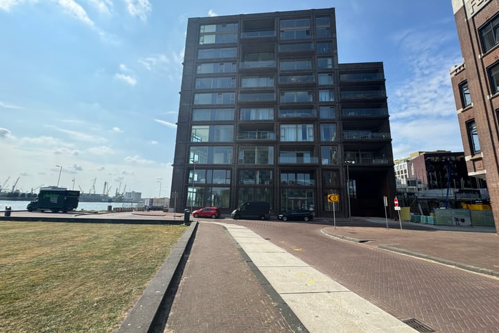 View photo 2 of Lloydkade 453