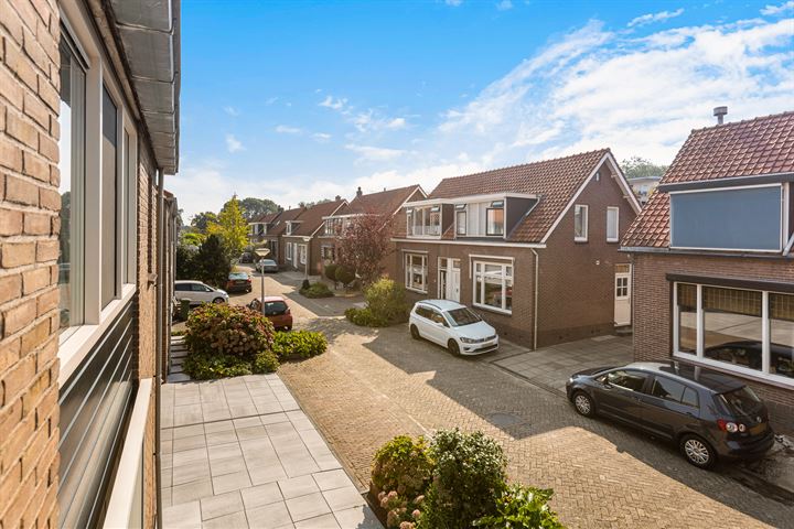 Bekijk foto 15 van Emmastraat 60