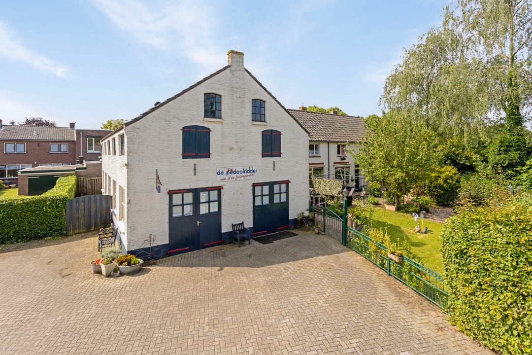 Photo 2 of Zuiderlaan 4