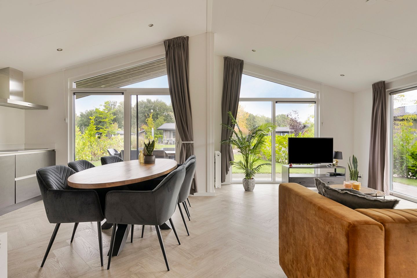 Foto 10 van Banstraat 25-184