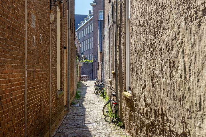 View photo 82 of Postelstraat 59