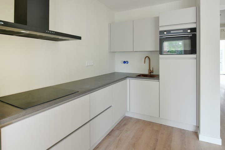 Foto 6 van Swammerdamstraat 8