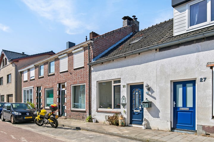 Bekijk foto 1 van Resedastraat 25