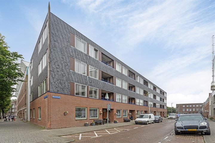 Bekijk foto 1 van Beverstraat 110