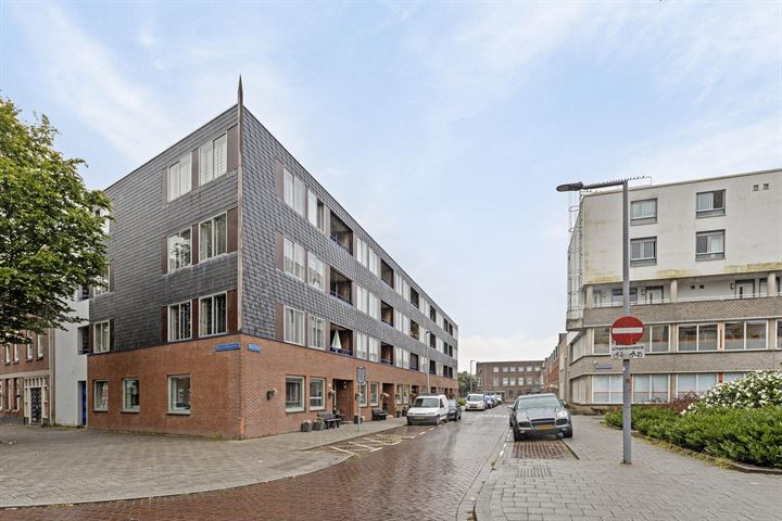 View photo 4 of Beverstraat 110