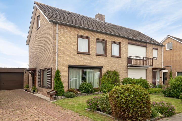 Photo 1 of Merelstraat 9