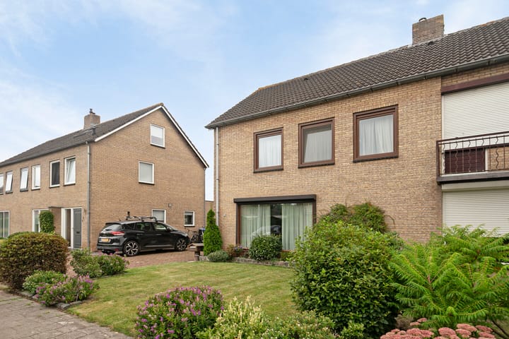 Photo 6 of Merelstraat 9