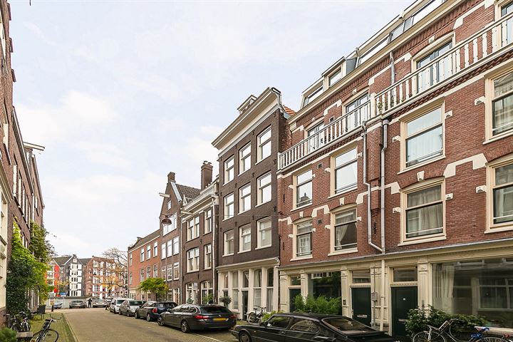 Bekijk foto 1 van Goudsbloemstraat 13-D