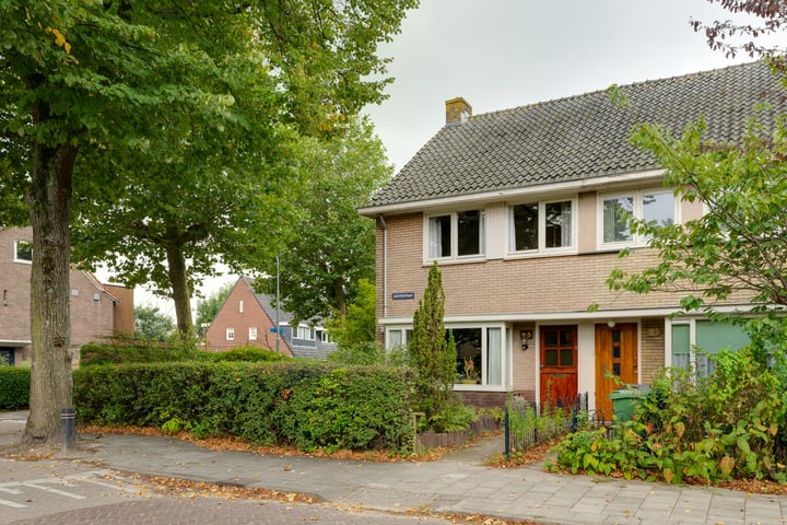 Bekijk foto 2 van Eksterstraat 25