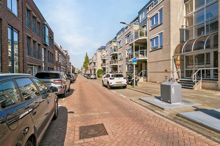 Bekijk foto 3 van Philips Willemstraat 82